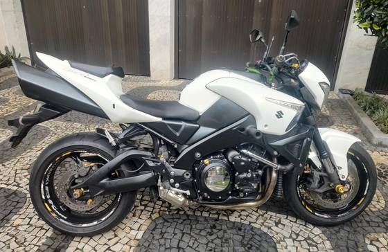 SUZUKI GSX 1300 B-KING 